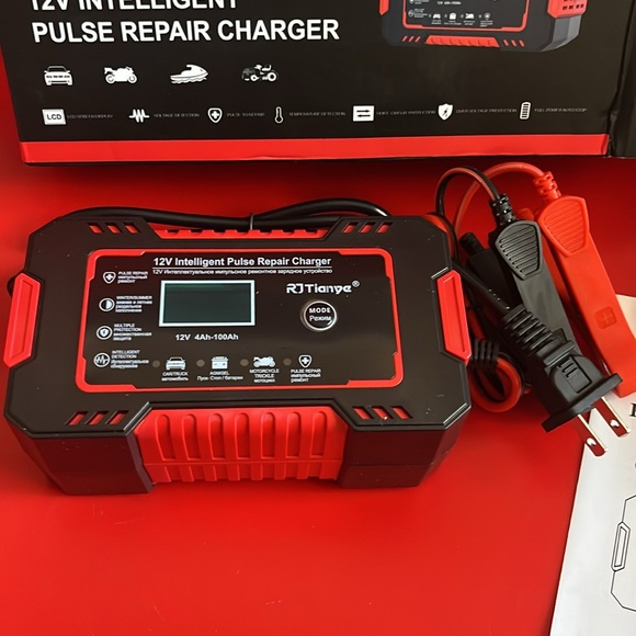 RJTianye 12v Intelligent Pulse Repair Charger. - Picture 3 of 5